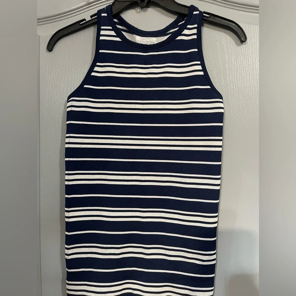 Athleta Blue and White Fitted Sleeveless Tank Top